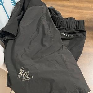 Disney Figs scrub set